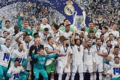 欧冠射手榜风云：姆巴佩12球领跑，劳塔罗10球紧追不舍